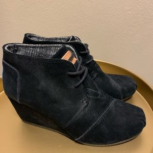 Tom’s black wedge desert boots